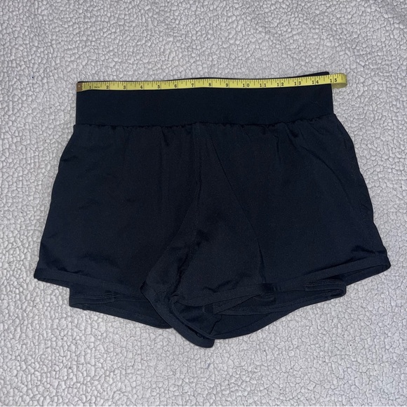 Fabletics shorts - Picture 5 of 8